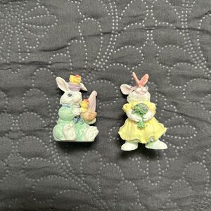 VTG White Easter Mr & Mrs Bunny Rabbit 2” Mini Figurines Family Home Decor Coll